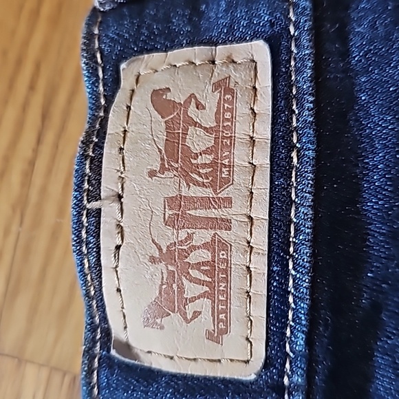 Levi's Stretch Capri Jeans Women's Size 12 Cuffed Leg 31" Waist X 18" Inseam Len - Picture 6 of 15